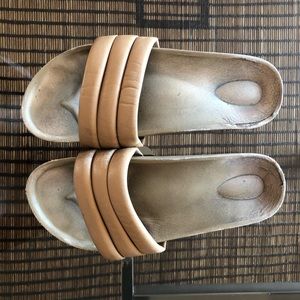 Beatrice Valenzuela Nude Classic Sandalias